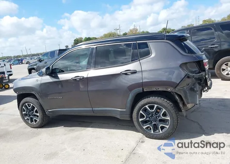 2020 Jeep Compass Trailhawk 4X4 z USA, uszkodzony, nr VIN 3C4NJDDB7LT106541